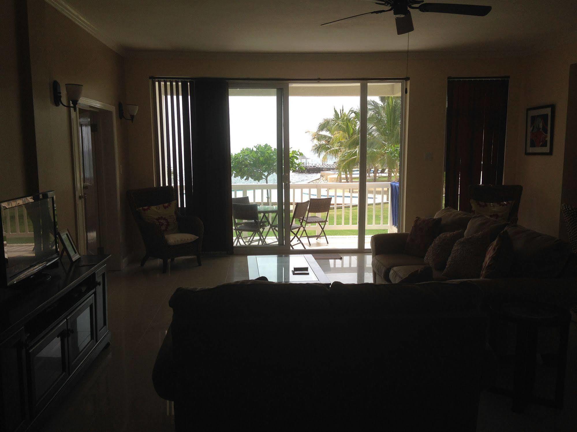 Whispering Seas Jamaica Apartment Ocho Rios Exterior photo